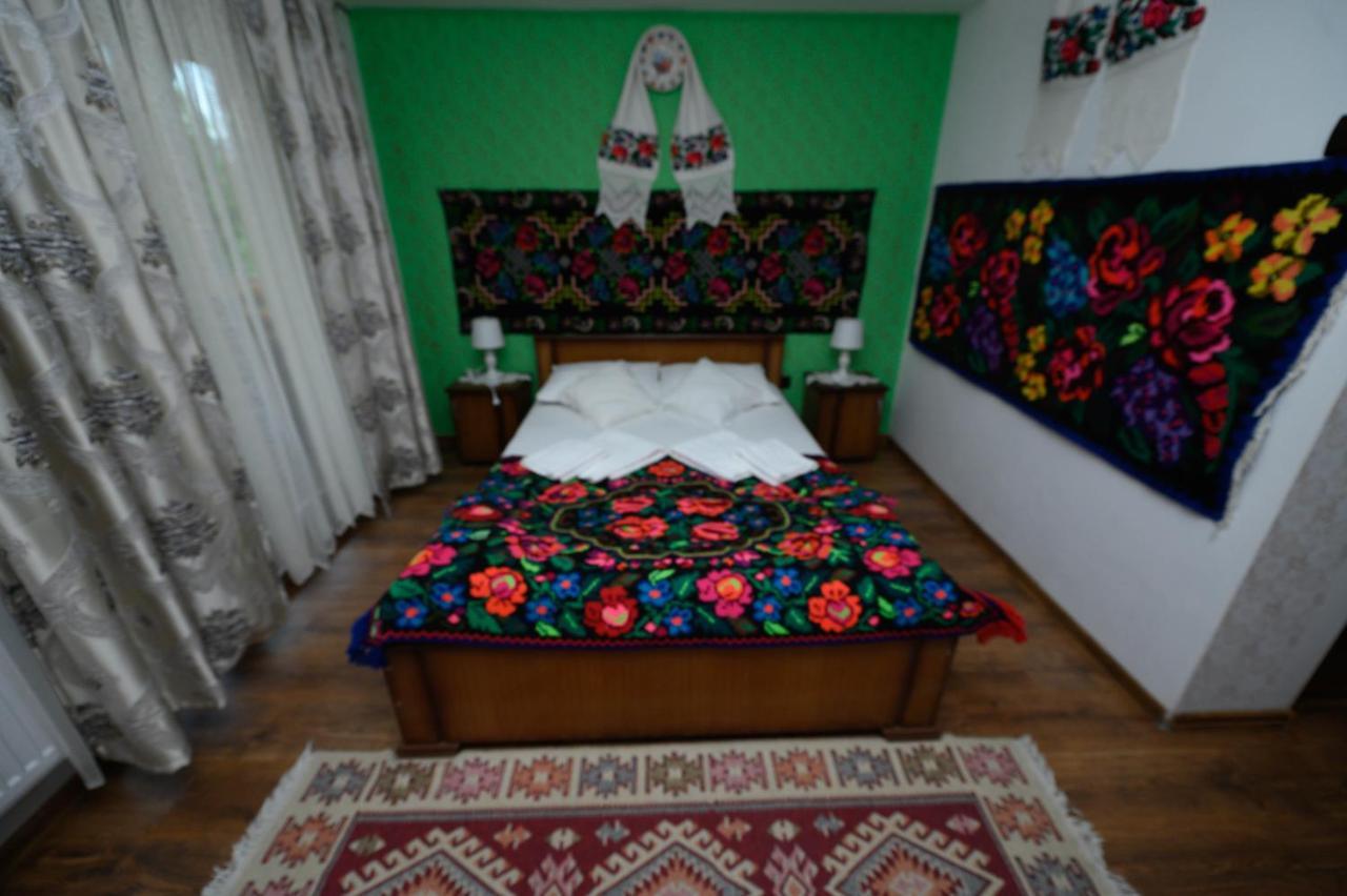Pensiune păstrăvărie La pintea haiducu Deseşti Exterior foto