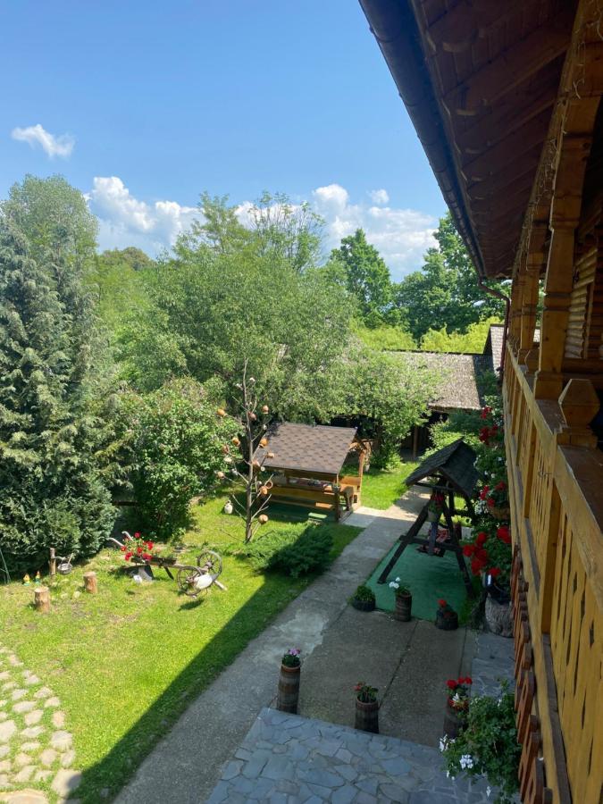 Pensiune păstrăvărie La pintea haiducu Deseşti Exterior foto