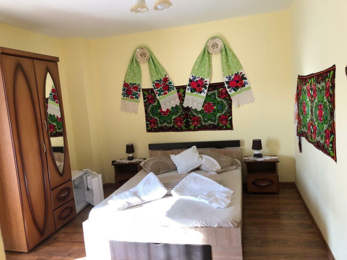 Pensiune păstrăvărie La pintea haiducu Deseşti Exterior foto