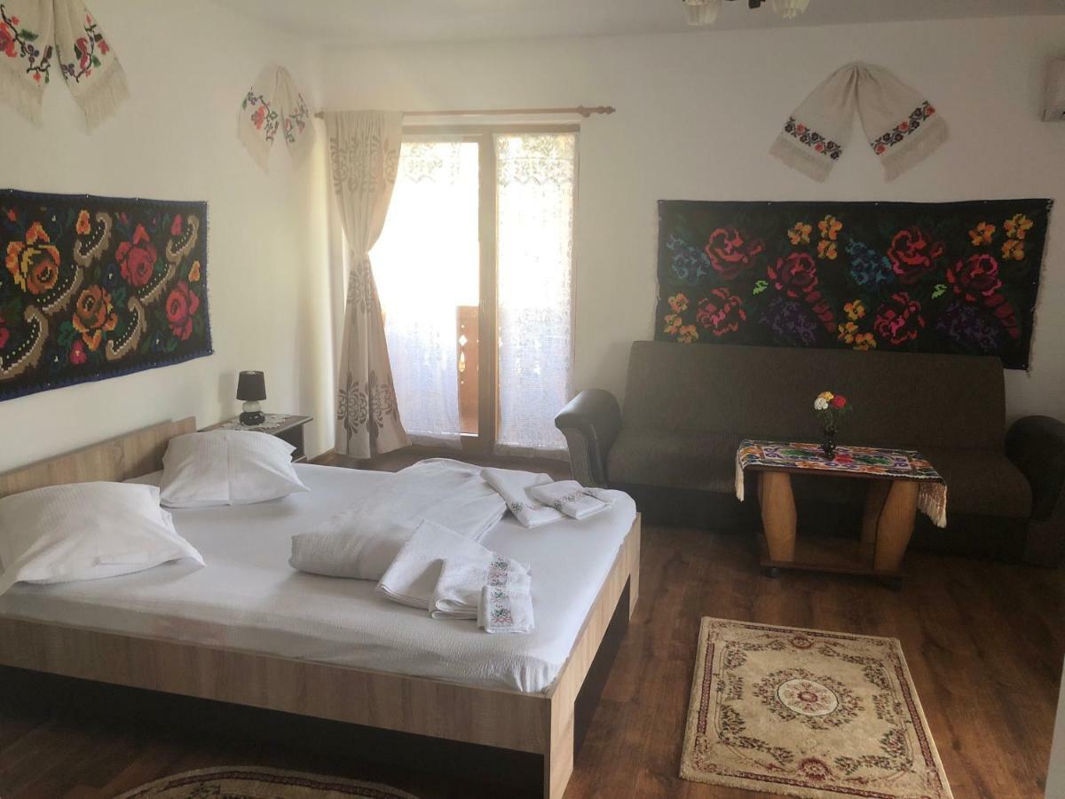 Pensiune păstrăvărie La pintea haiducu Deseşti Exterior foto