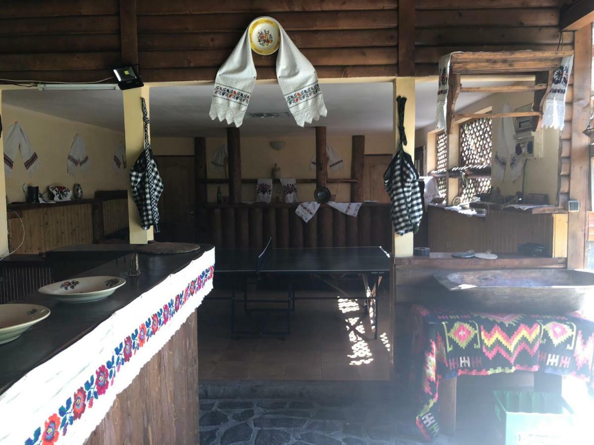 Pensiune păstrăvărie La pintea haiducu Deseşti Exterior foto